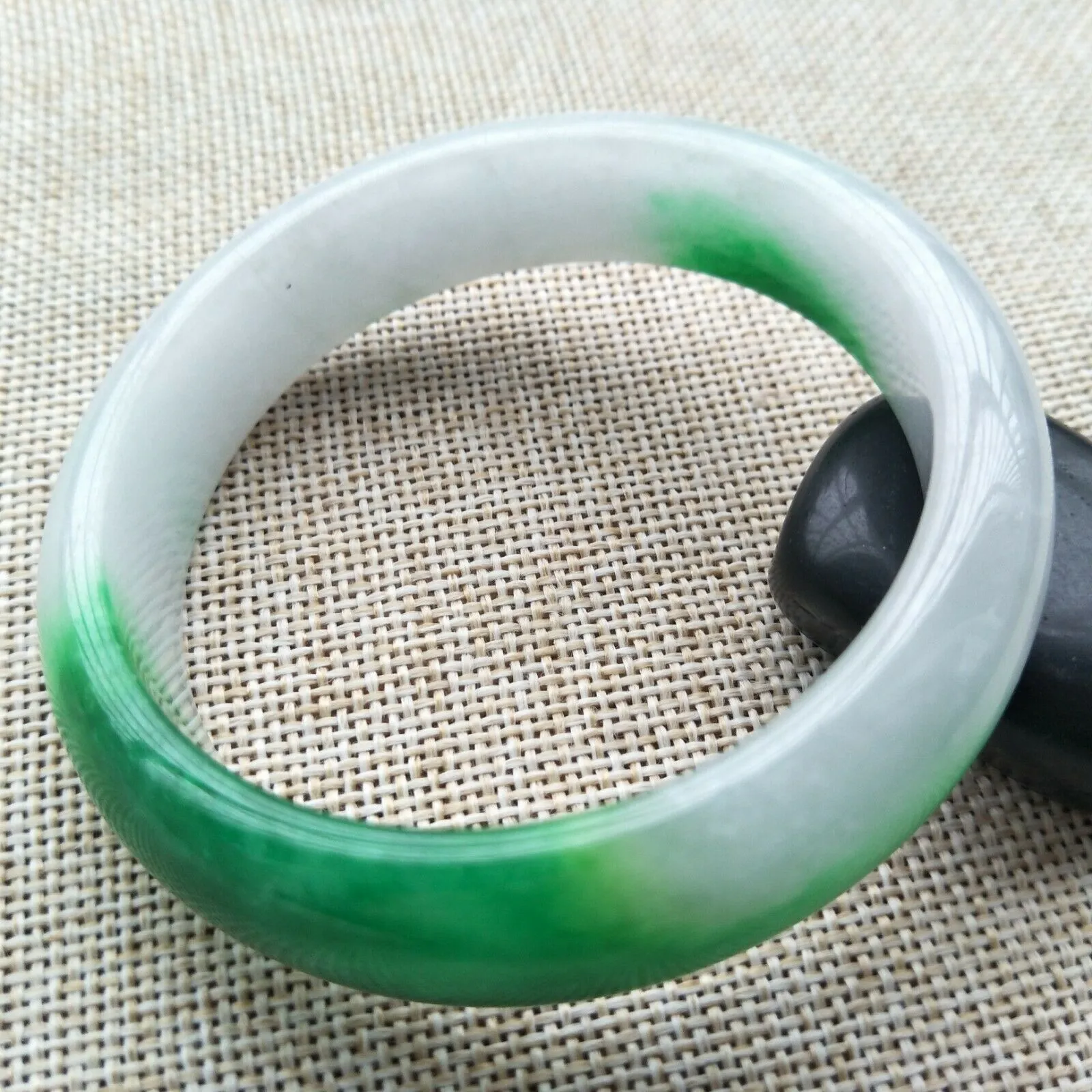 10% OFF- 57/58/59mm Certified Natural Jadeite Emerald A*Jade Handcarved Bangle Z619