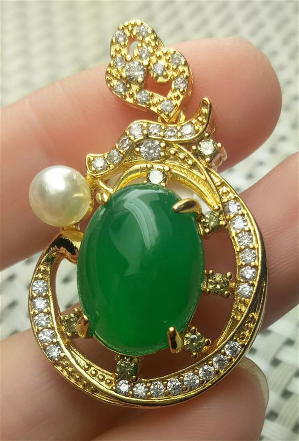10% OFF- Certified Natural Emerald A*Jade Handcrafted Oval Green Jade Pearl Pendant-Gold 925 Sterling Silver A2017