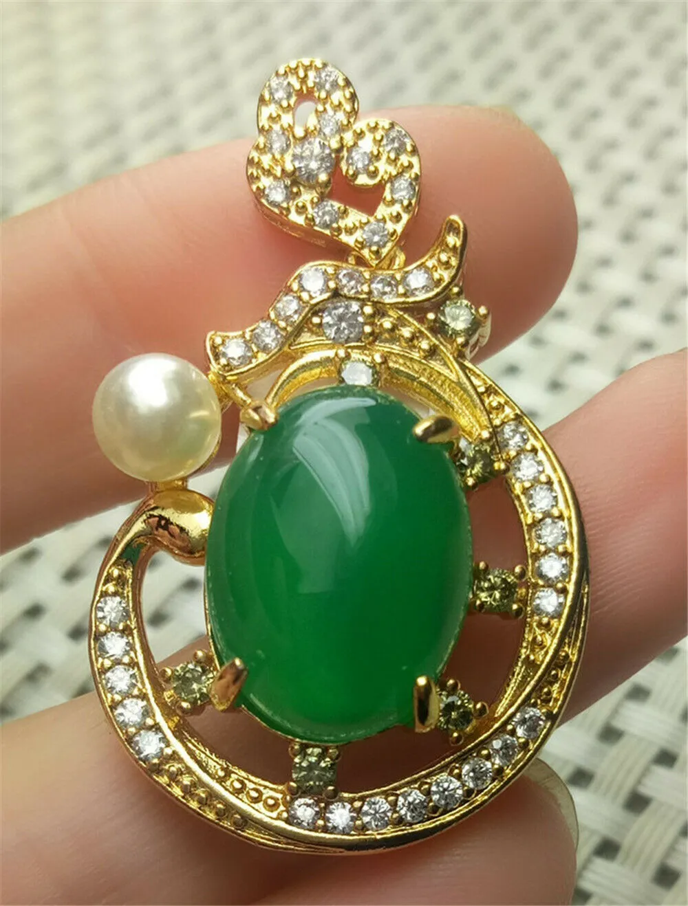 10% OFF- Certified Natural Emerald A*Jade Handcrafted Oval Green Jade Pearl Pendant-Gold 925 Sterling Silver A2017