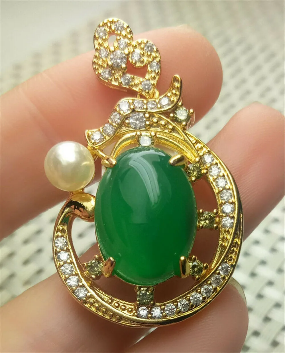 10% OFF- Certified Natural Emerald A*Jade Handcrafted Oval Green Jade Pearl Pendant-Gold 925 Sterling Silver A2017