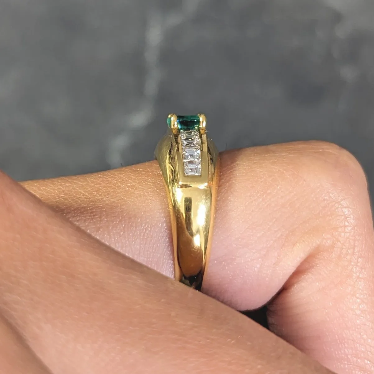 1980's 1.00 CTW Emerald Diamond 18 Karat Yellow Gold Vintage Gemstone Ring