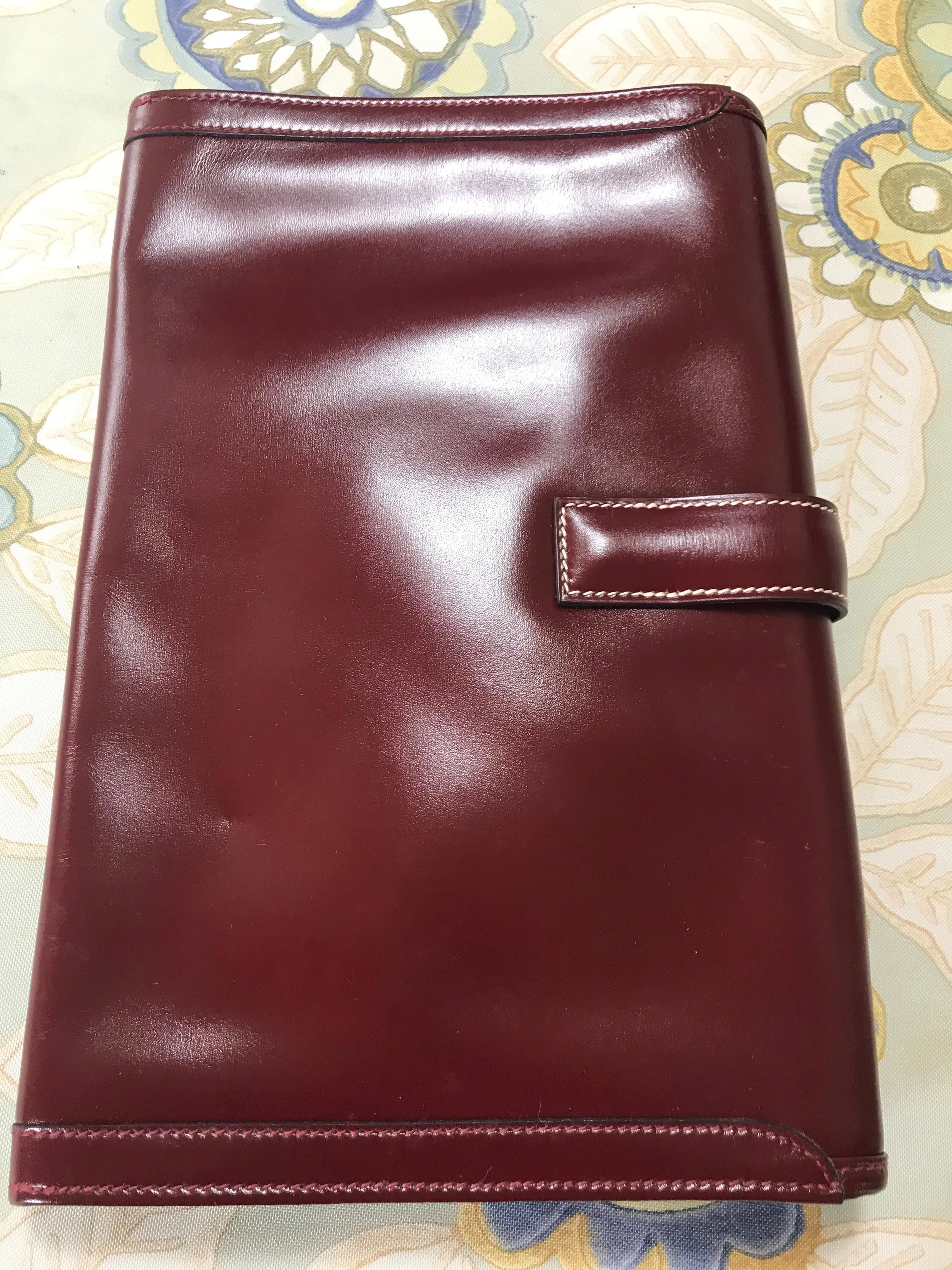 80's vintage HERMES jige, document case, dark wine, bordeaux boxcalf portfolio purse, iPad case. Classic and sophisticated style.