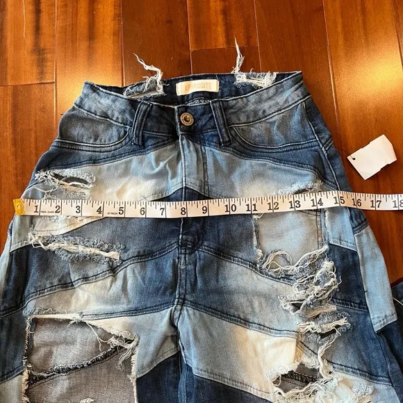 AKIRA Aphrodite Blue Jeans Distressed Ripped Wide Leg Patchwork Size 3 / 26