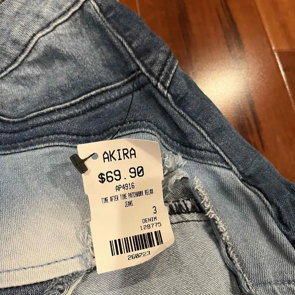 AKIRA Aphrodite Blue Jeans Distressed Ripped Wide Leg Patchwork Size 3 / 26