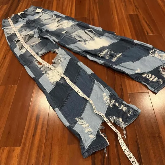 AKIRA Aphrodite Blue Jeans Distressed Ripped Wide Leg Patchwork Size 3 / 26