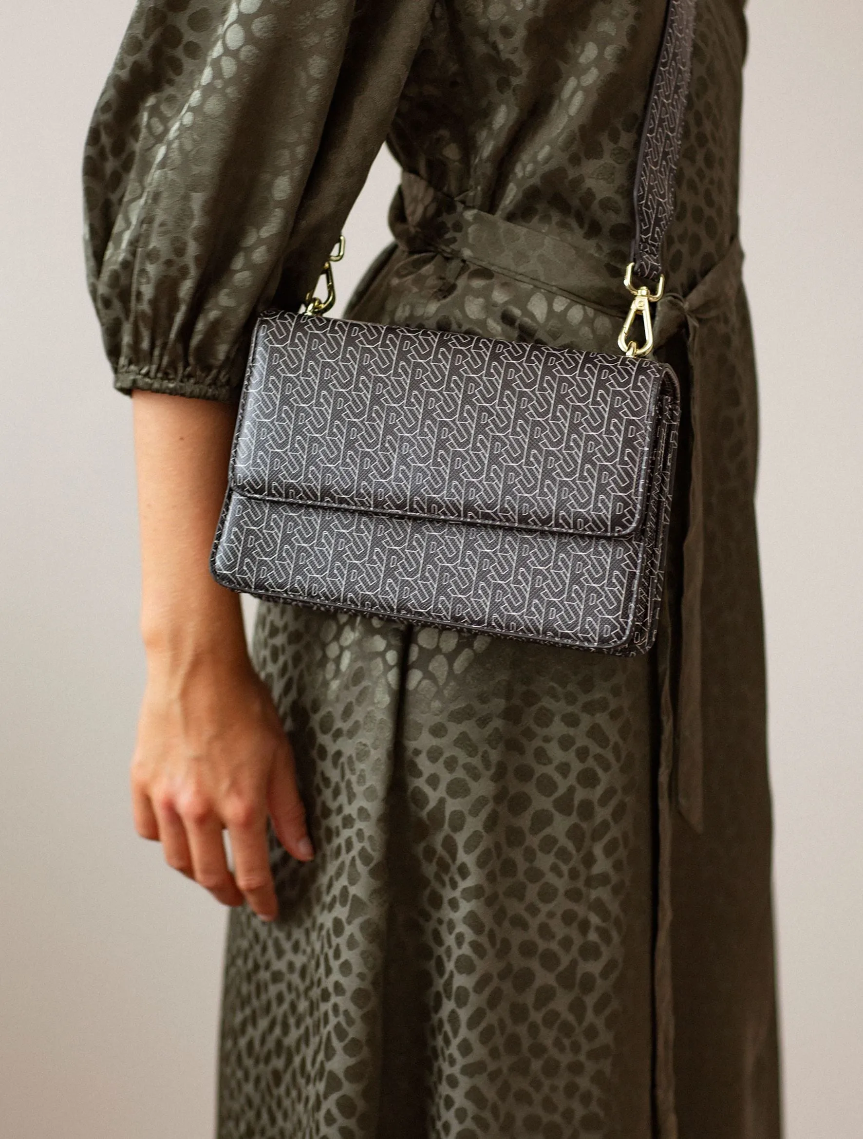 Besra Classic Maya Bag