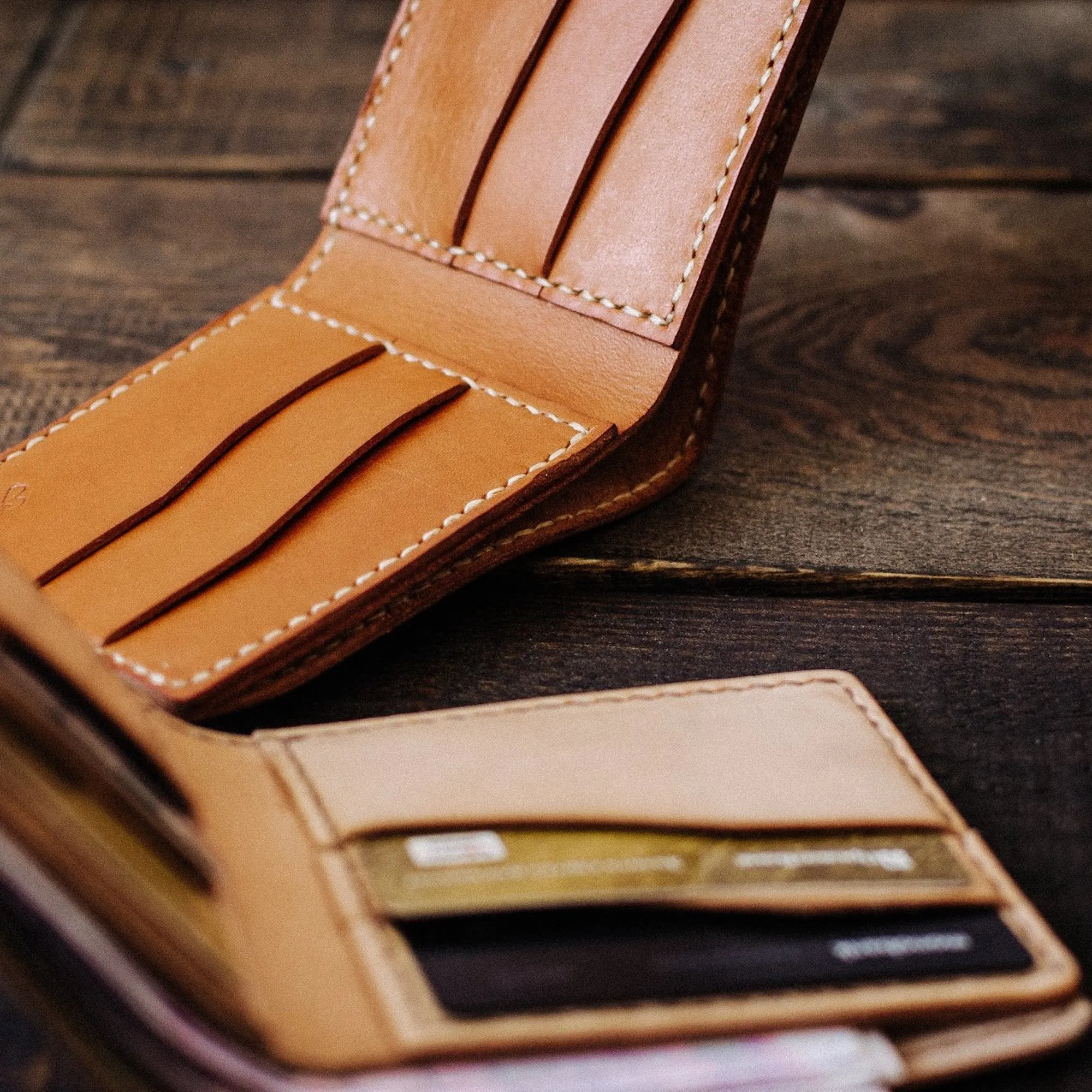 BIFOLD WALLET / BROWN