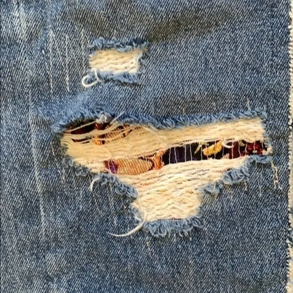 Blank NYC distressed contrast panel jean. Size 24