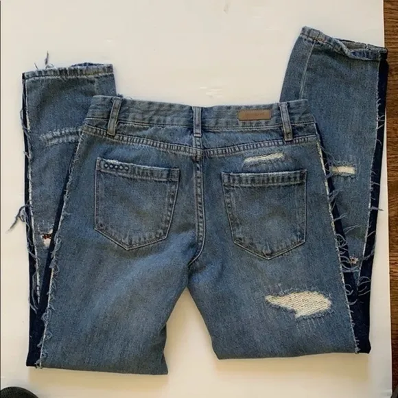 Blank NYC distressed contrast panel jean. Size 24