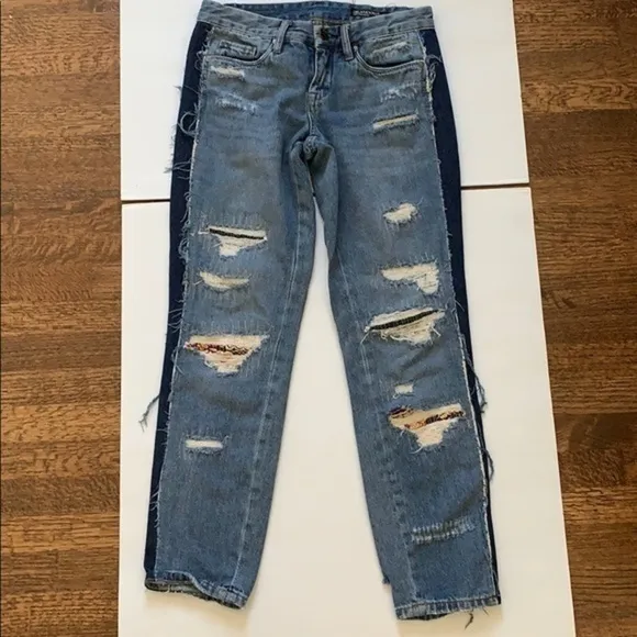 Blank NYC distressed contrast panel jean. Size 24