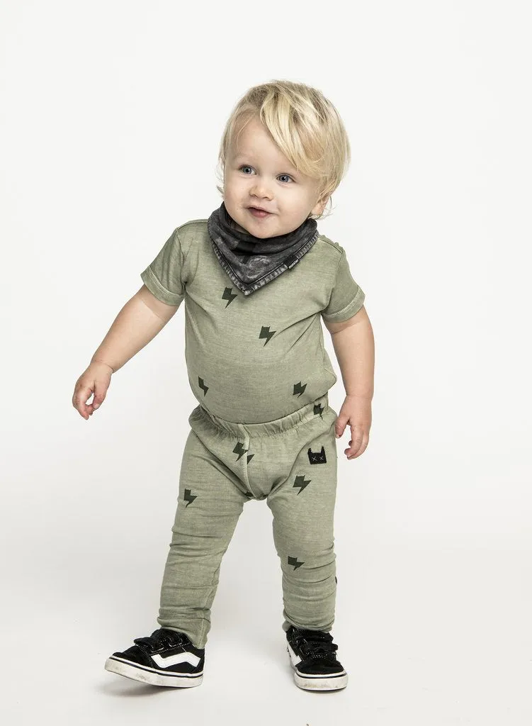 BOLTS ONESIE WASHED OLIVE
