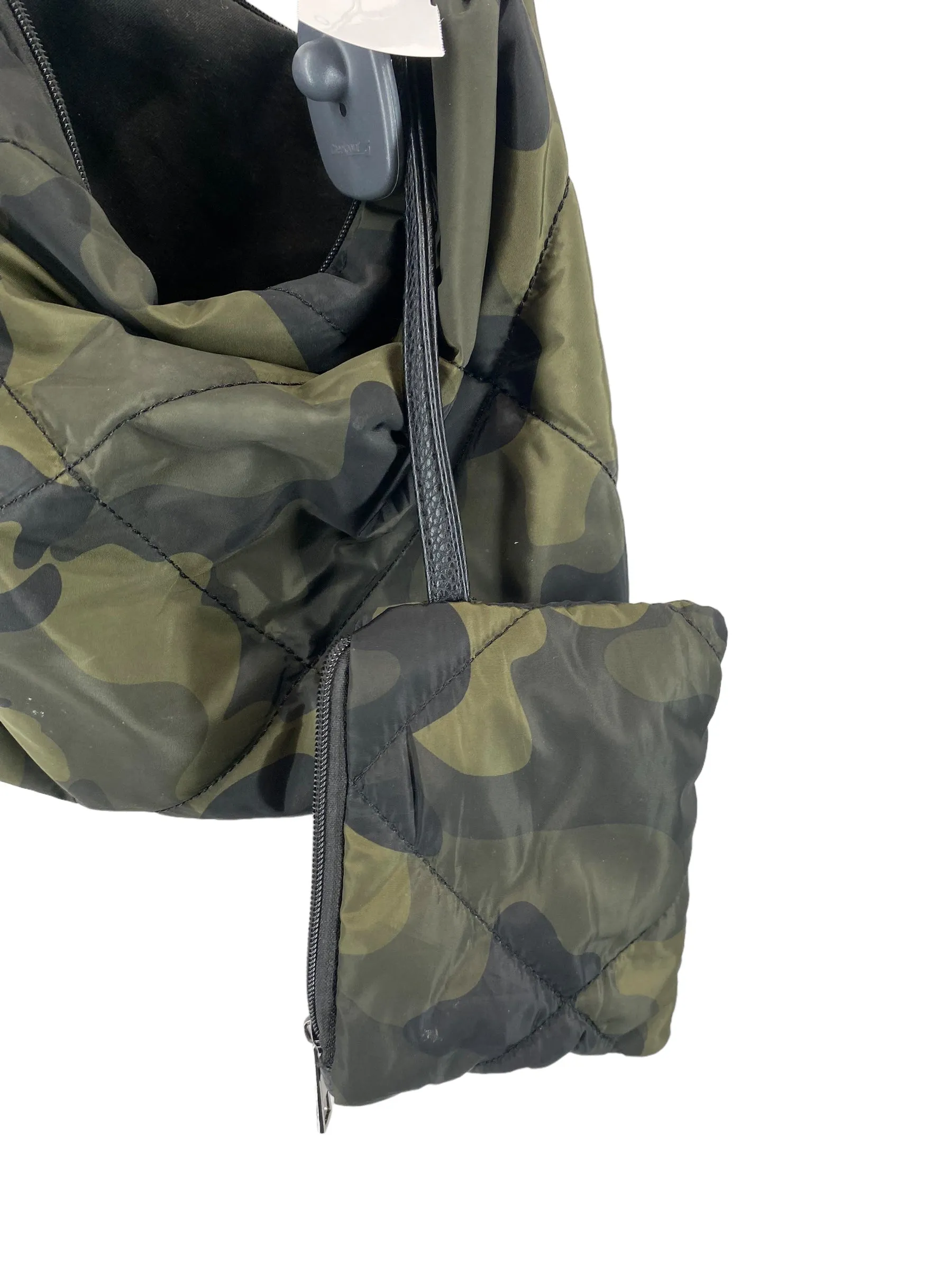 Camouflage Print Crossbody Clothes Mentor, Size Medium