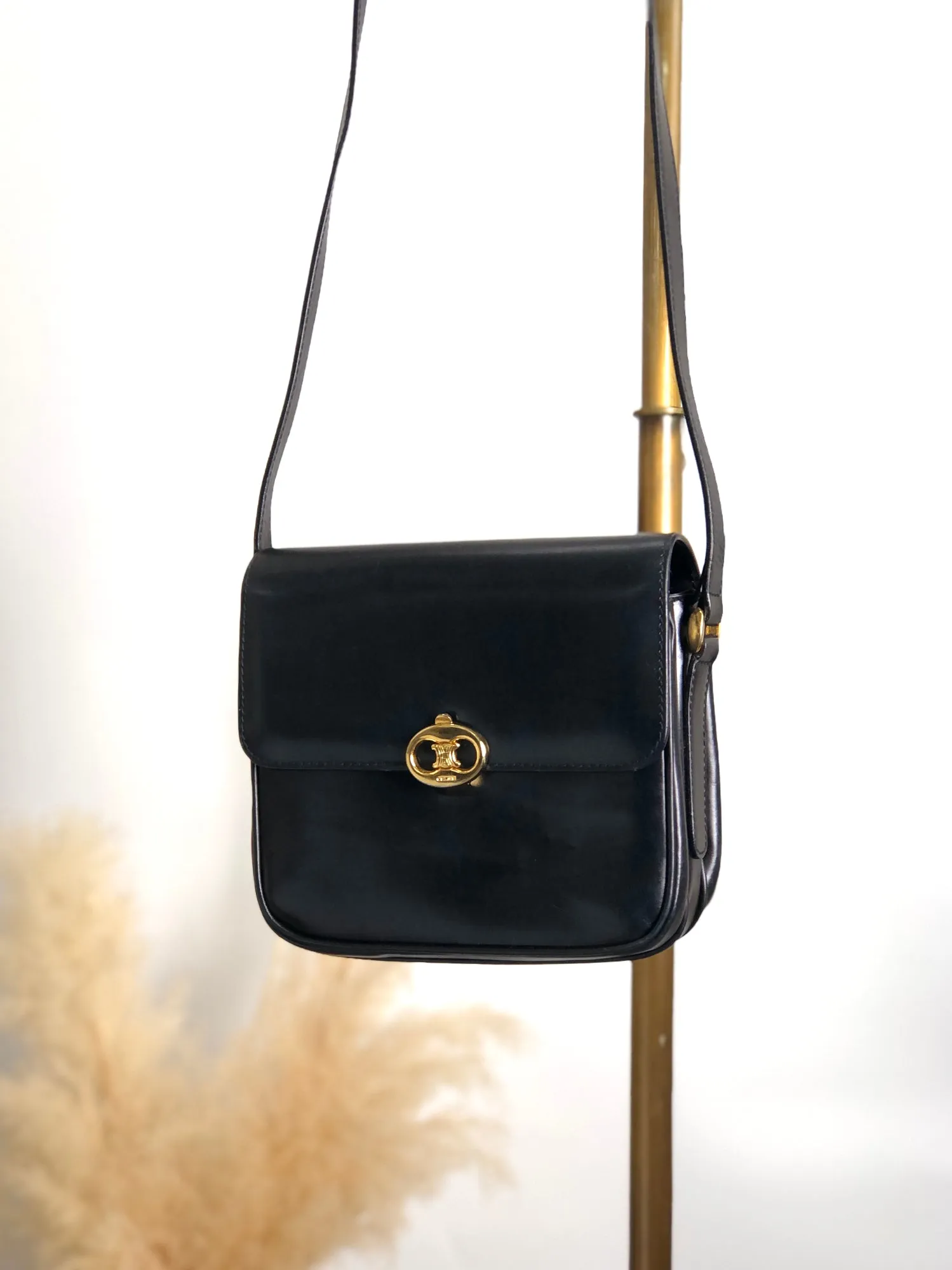 CELINE Blason Crossbody Shoulder bag Black Vintage p2ahhd