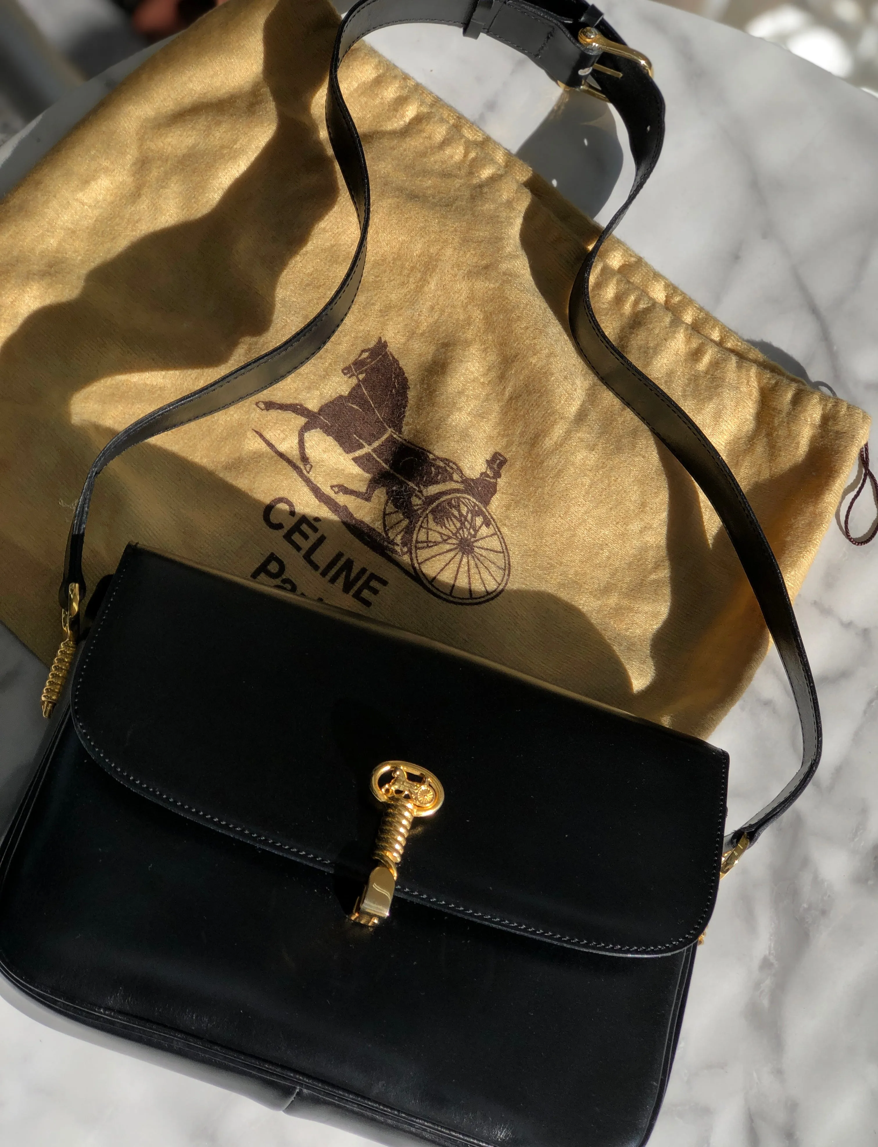 CELINE Twist Horse carriage Crossbody Shoulderbag Black Vintage Old CELINE jhk8y5