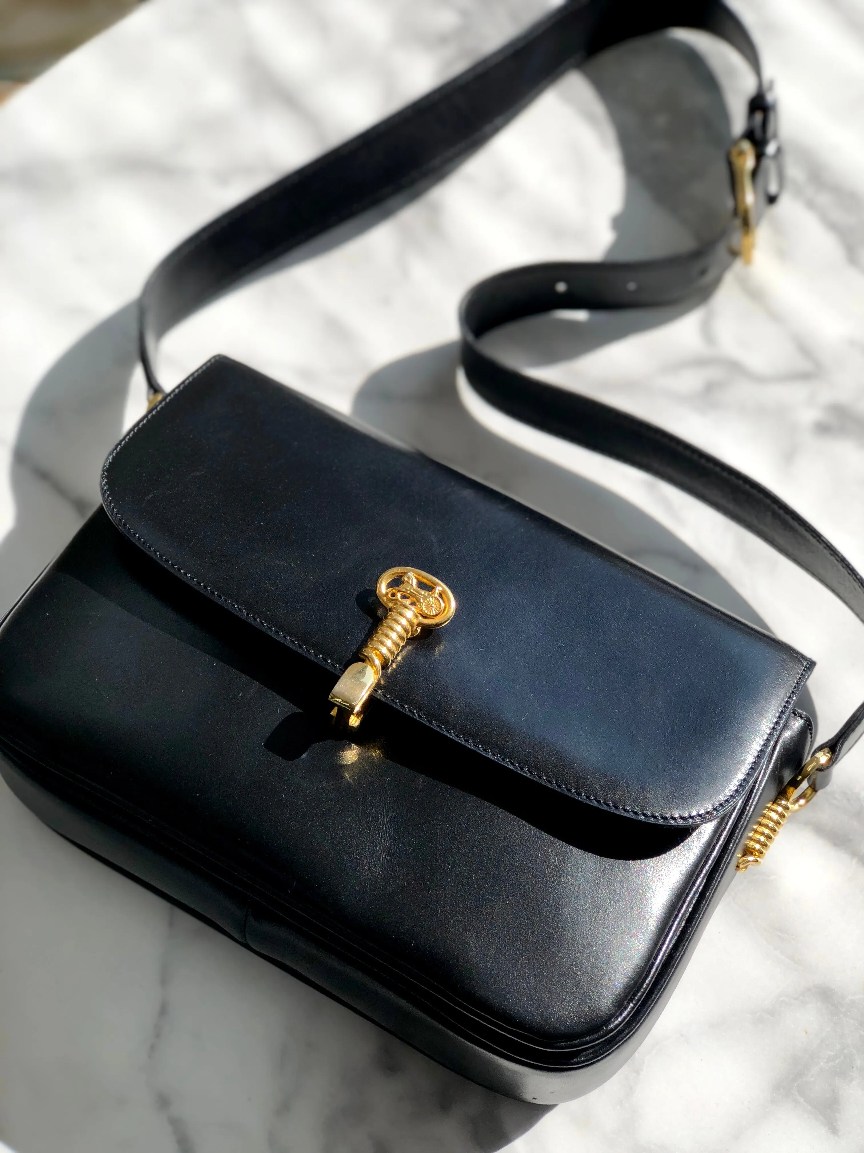 CELINE Twist Horse carriage Crossbody Shoulderbag Black Vintage Old CELINE jhk8y5