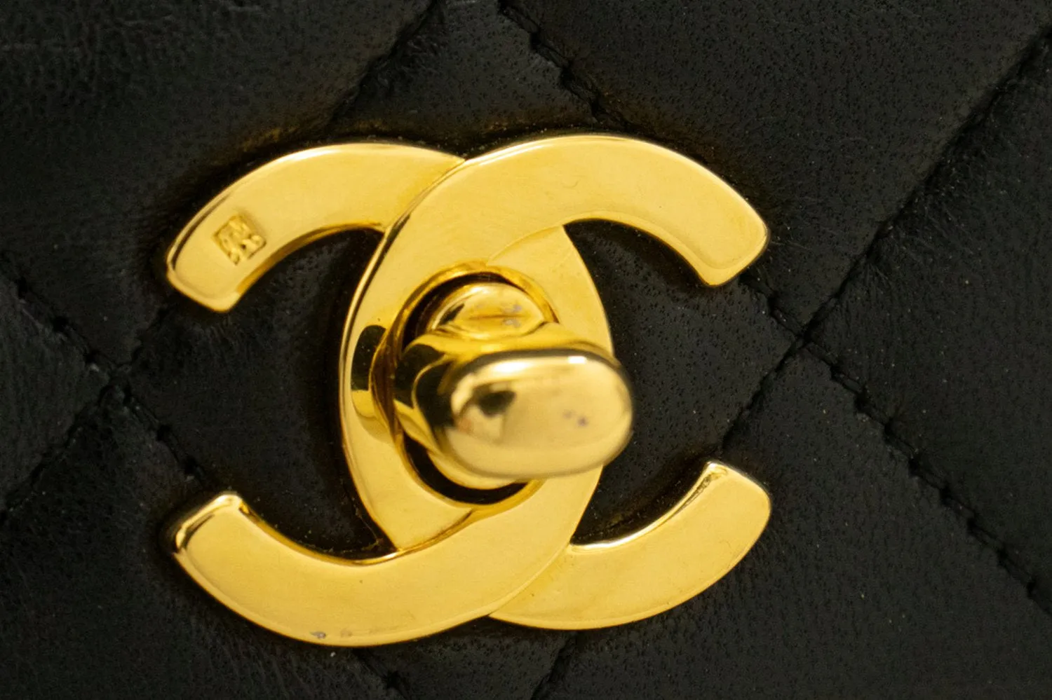CHANEL Full Flap Chain Shoulder Bag Crossbody Black Quilted Lamb n22