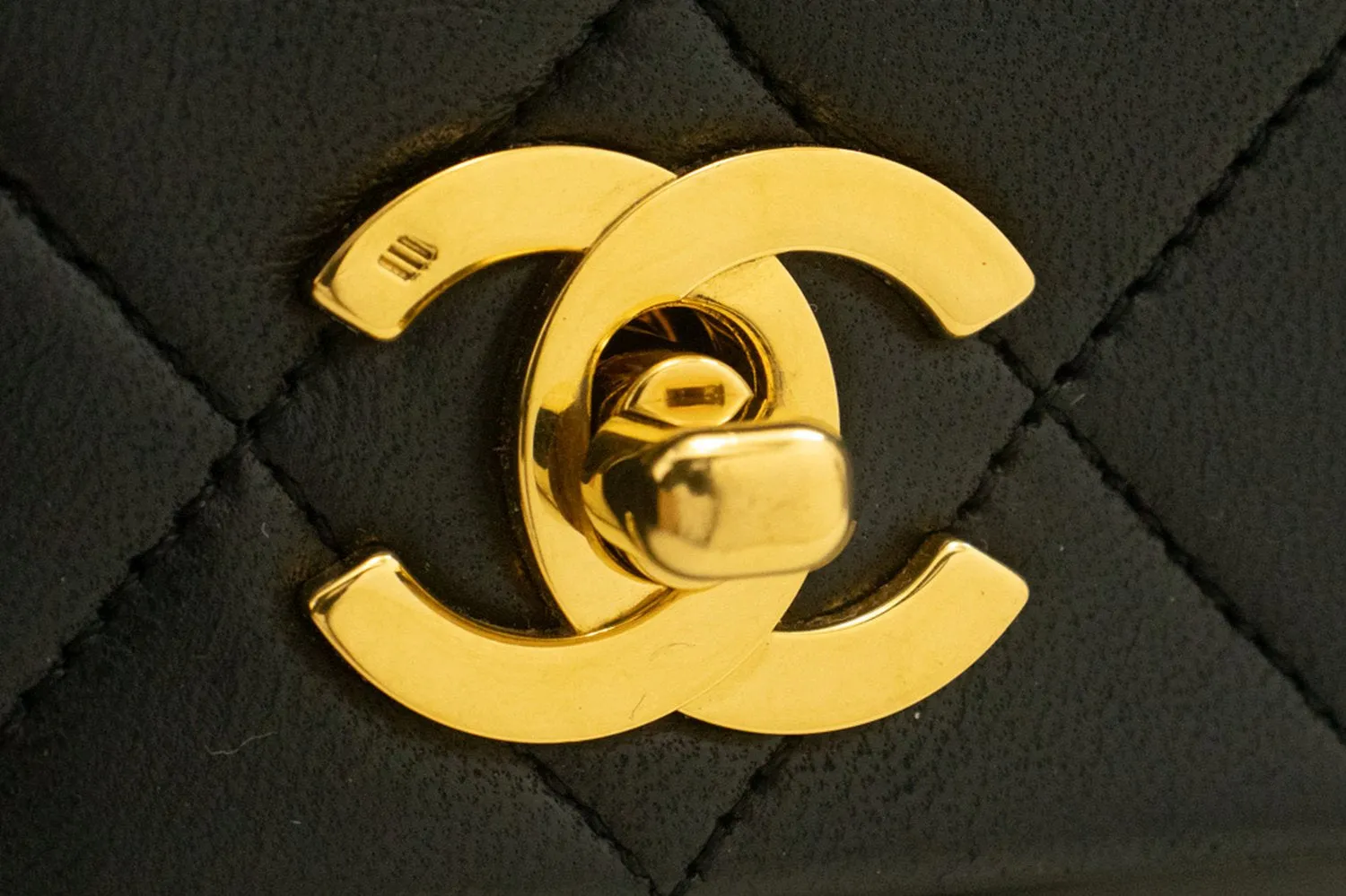 CHANEL Full Flap Chain Shoulder Bag Crossbody Black Quilted Lamb n67
