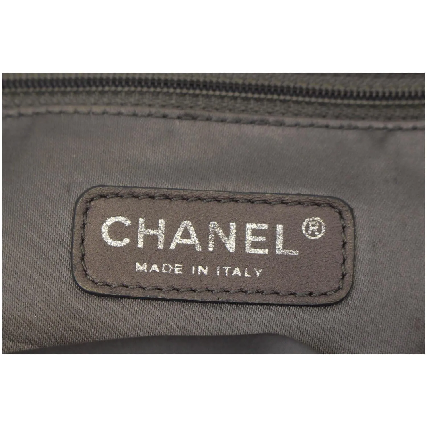 CHANEL Quilted Pattern Jumbo Single Flap Bag Black