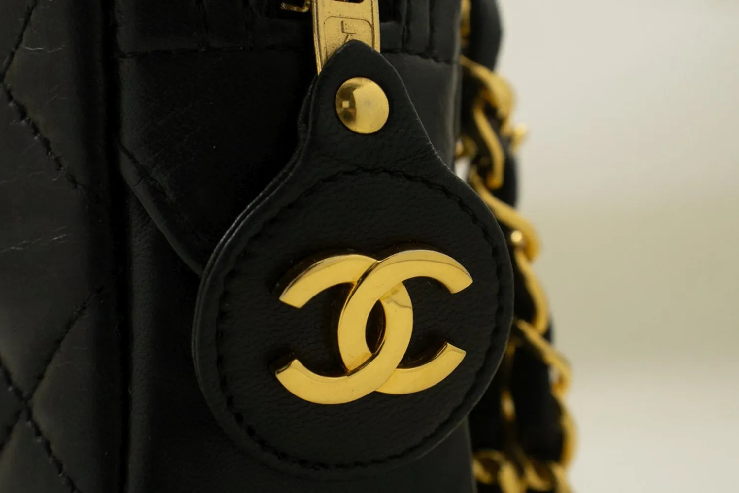CHANEL Small Chain Shoulder Bag Black Lambskin Leather Zipper m63