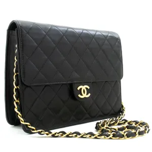 CHANEL Small Chain Shoulder Bag Clutch Black Quilted Flap Lambskin n26