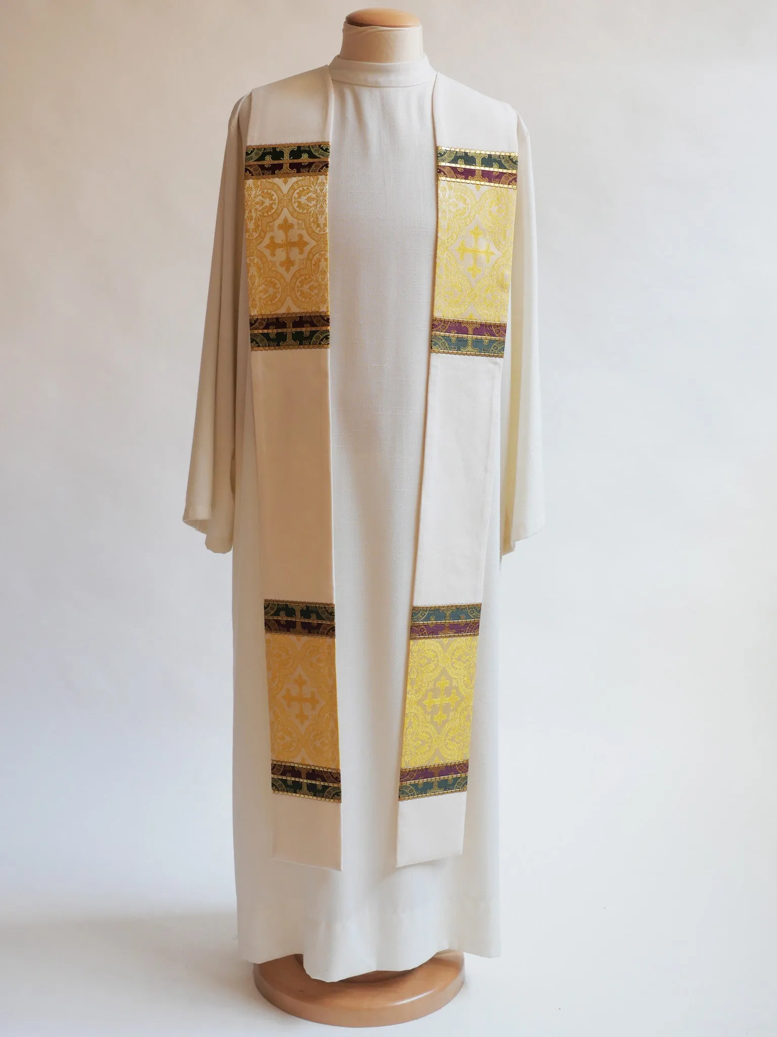 Classic Three Brocade White Stole