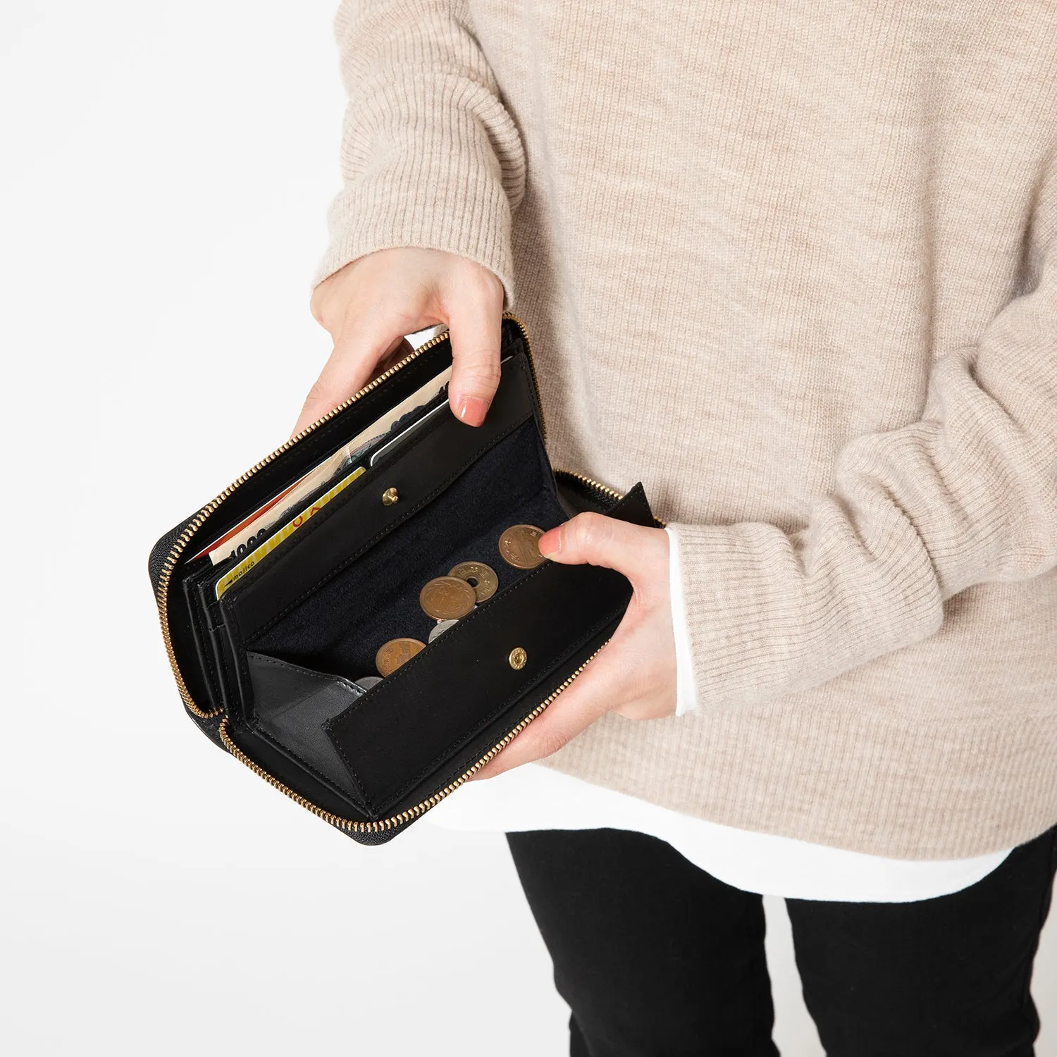 CRONY. | クルニー　Long Round Zip Wallet