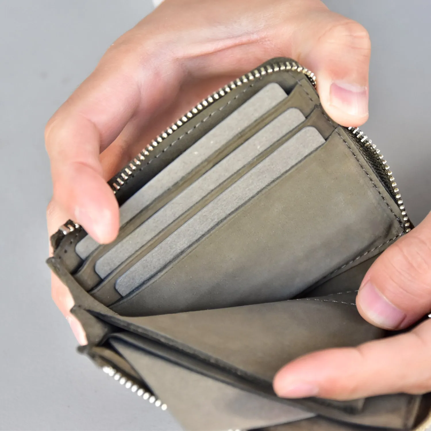 CRONY. | クルニー　【TATUM】Half Zip Wallet Small