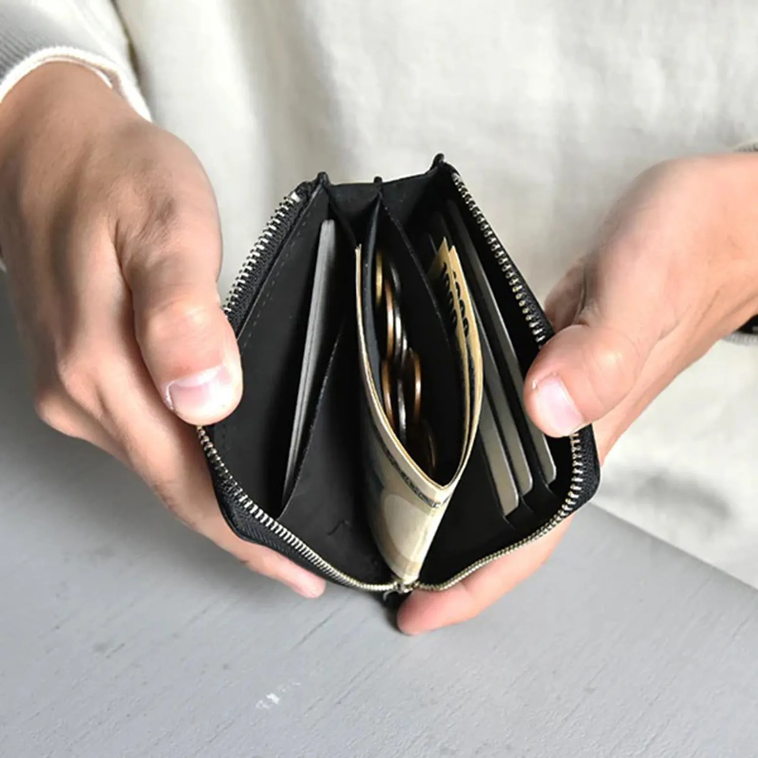 CRONY. | クルニー　【TATUM】Half Zip Wallet Small