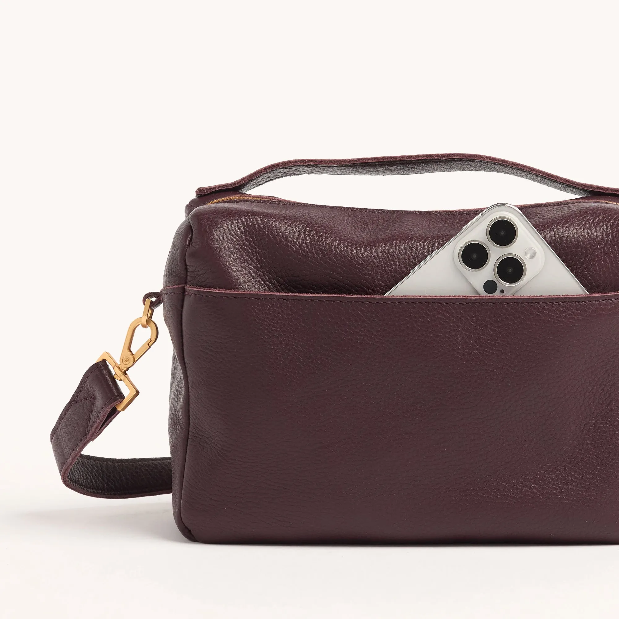 Evan Crossbody | Cabernet Pebble/Brushed Gold | Med