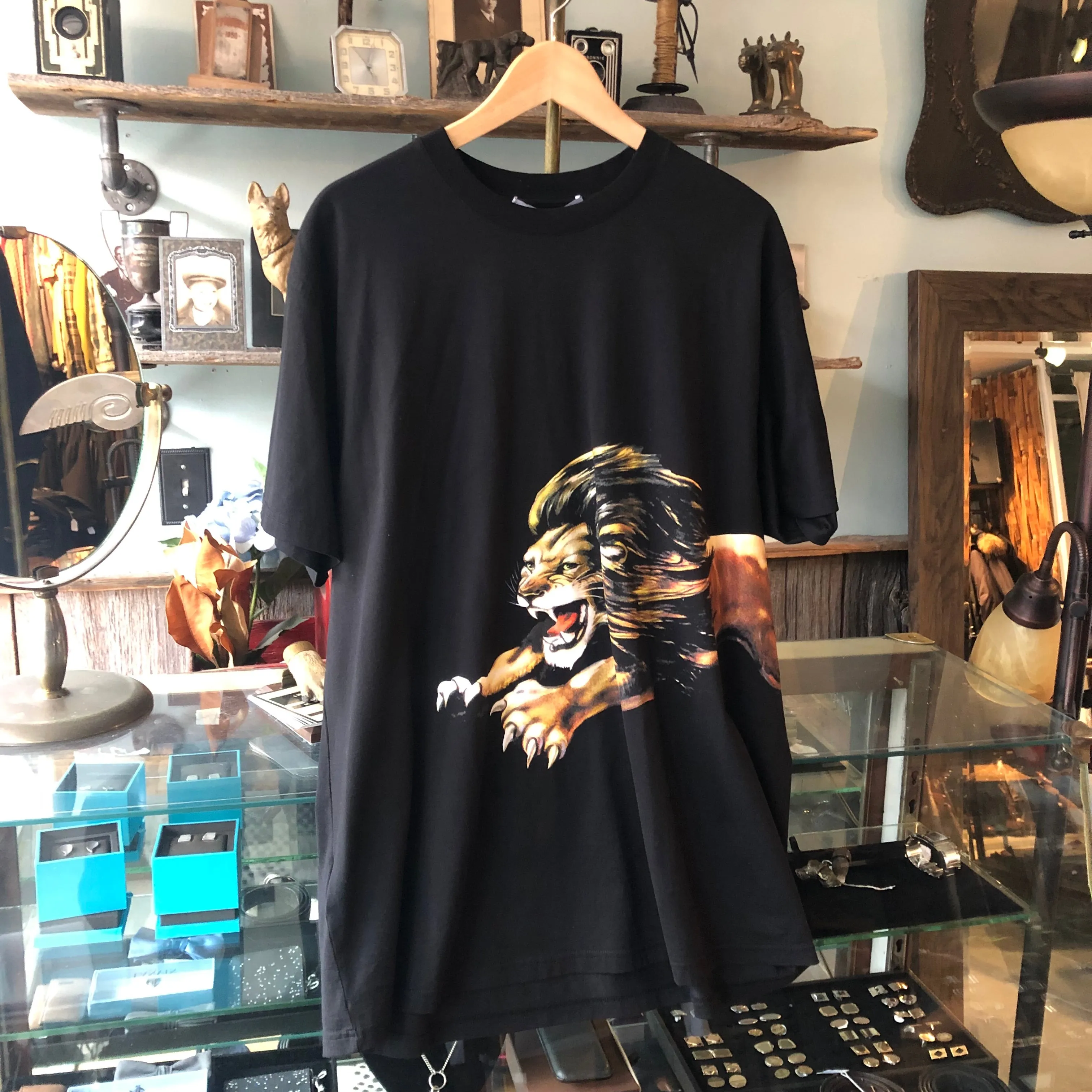Givenchy Short Sleeve Black Lion Graphic Tee - L