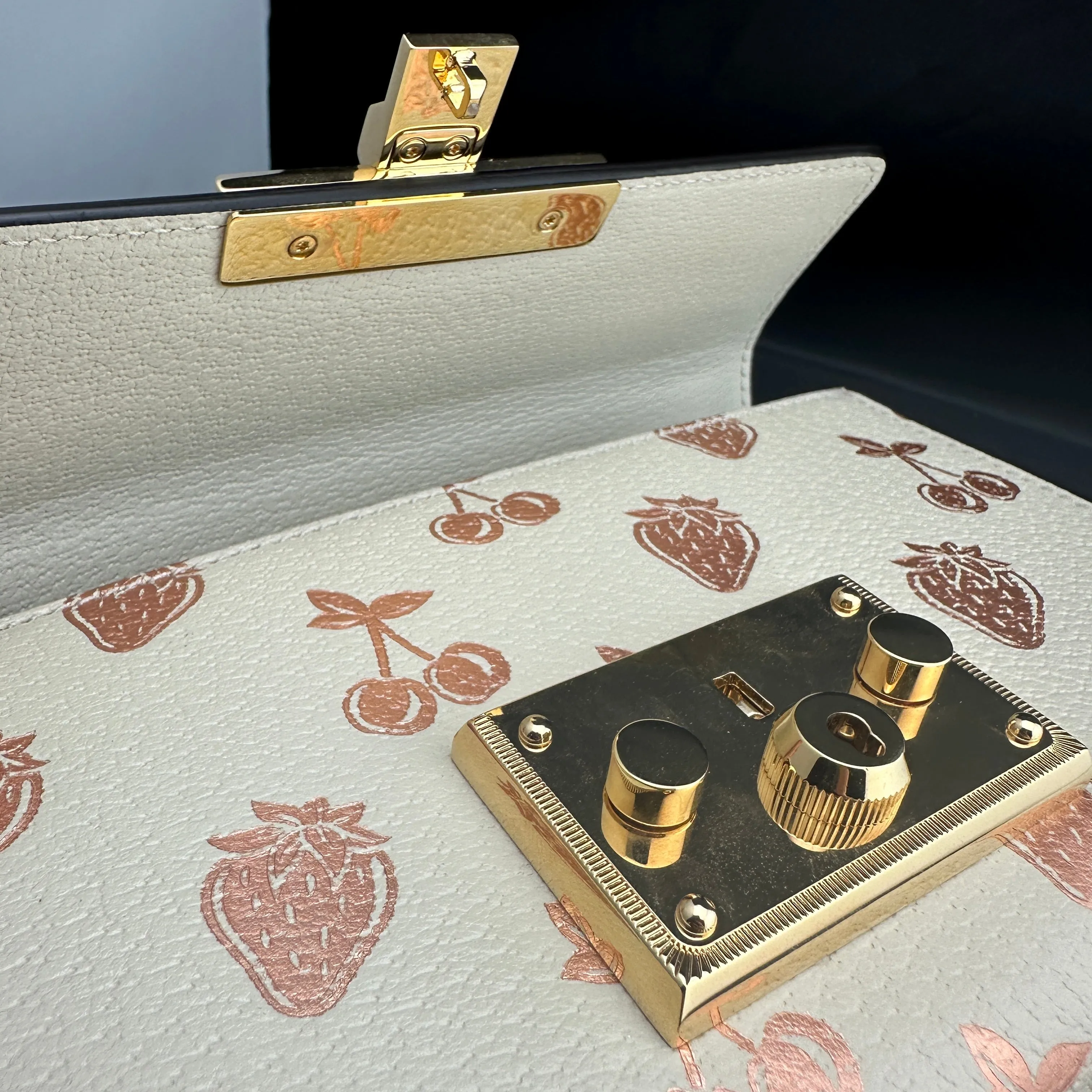 Gucci Berry Padlock Small Shoulder Bag