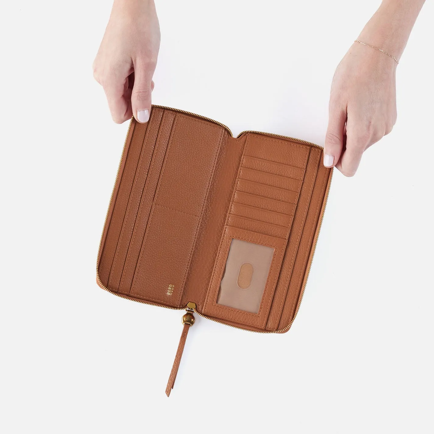 Hart Large Wallet In Pebbled Leather - Warm Honey