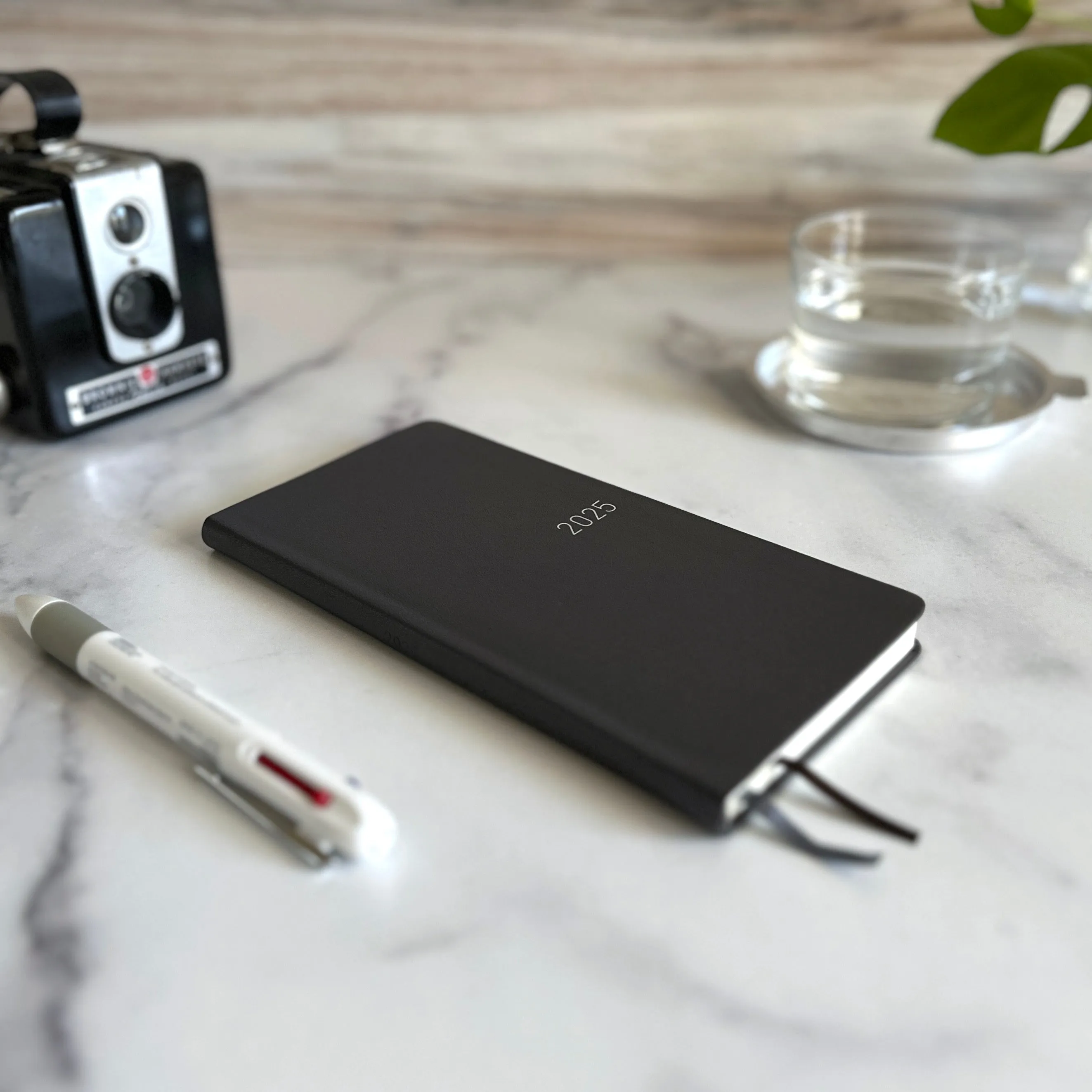 [Hobonichi 2025] Weeks Leather // Steel Gray (English)