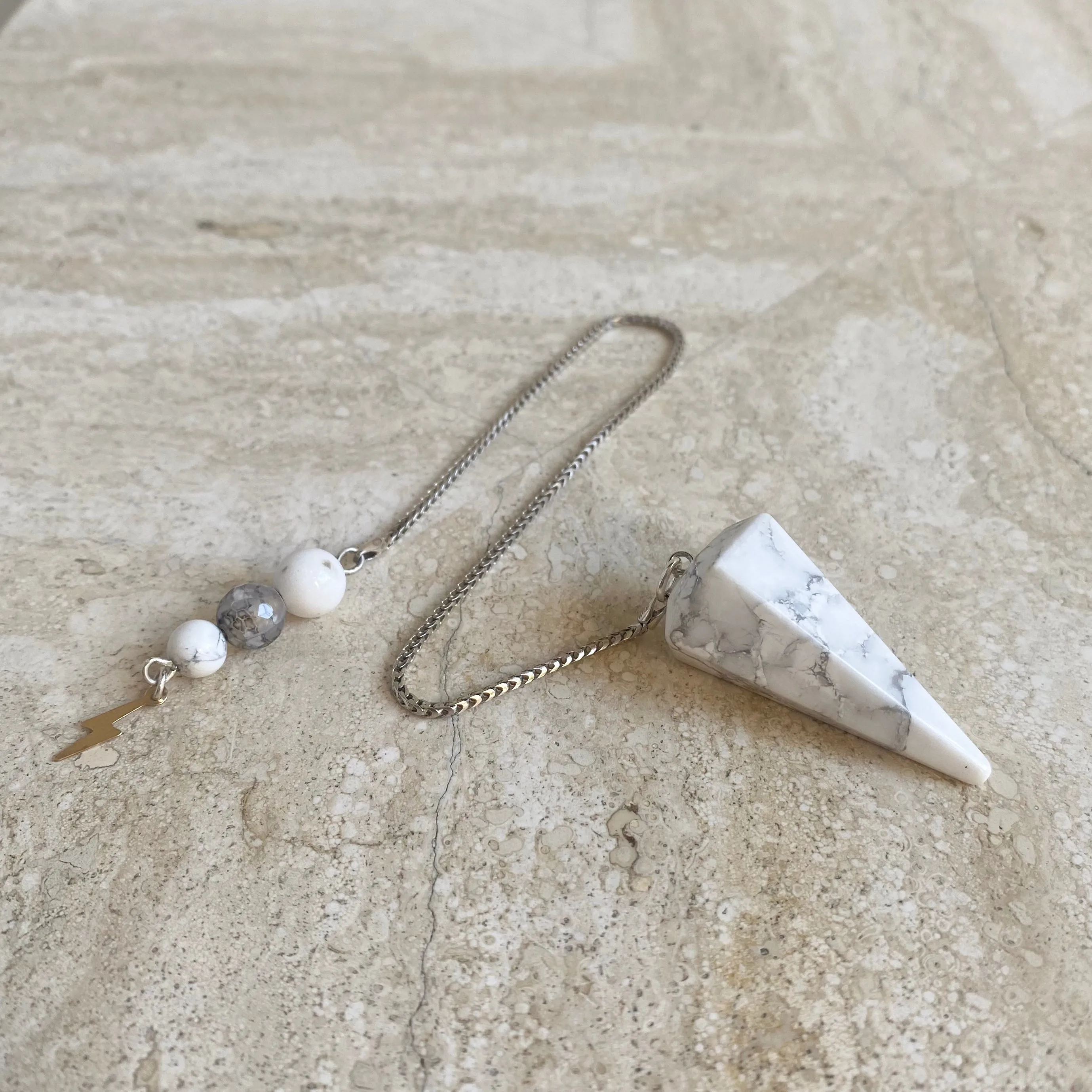 HOWLITE PENDULUM