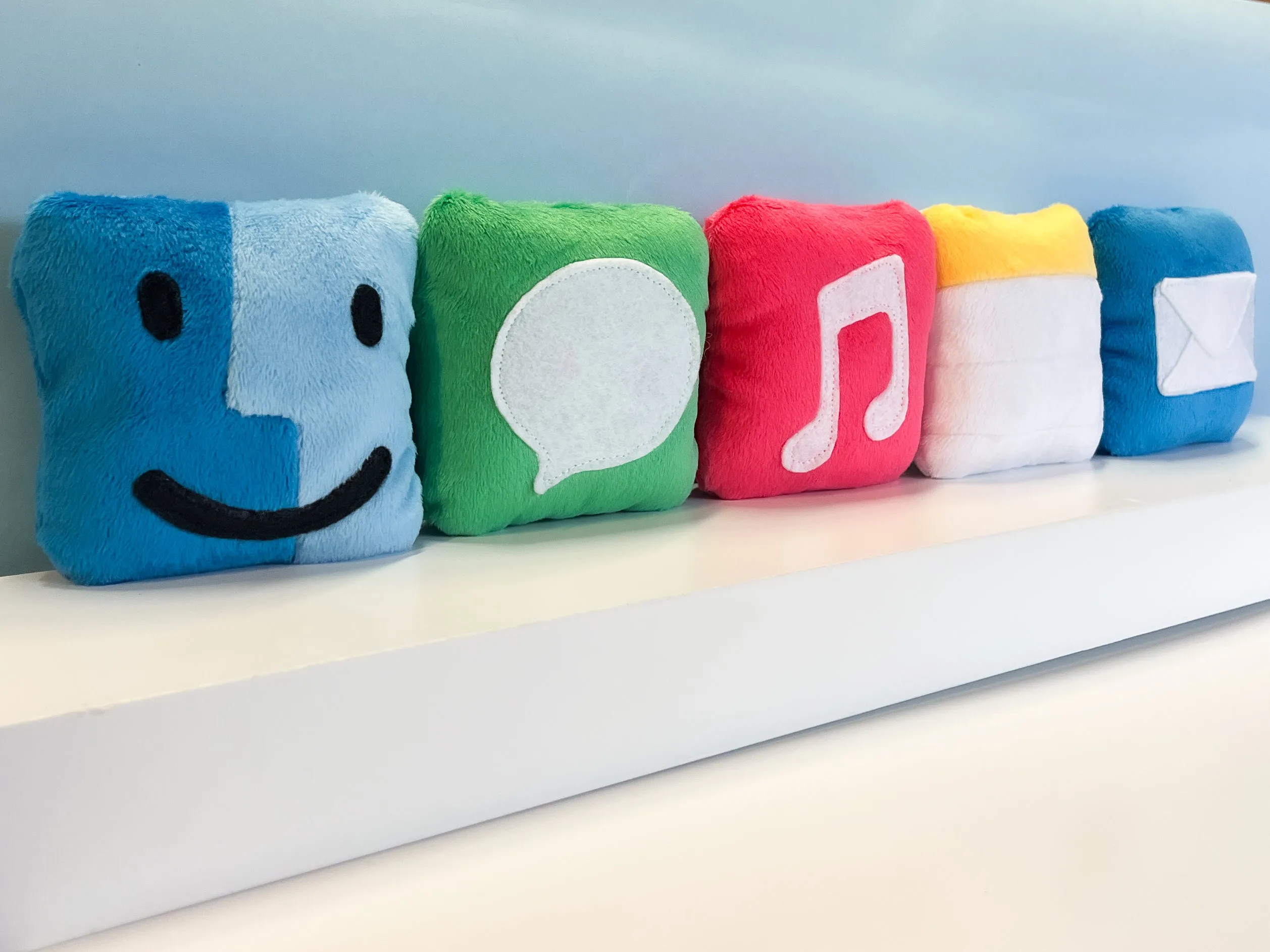 Icon Pocket Pillow