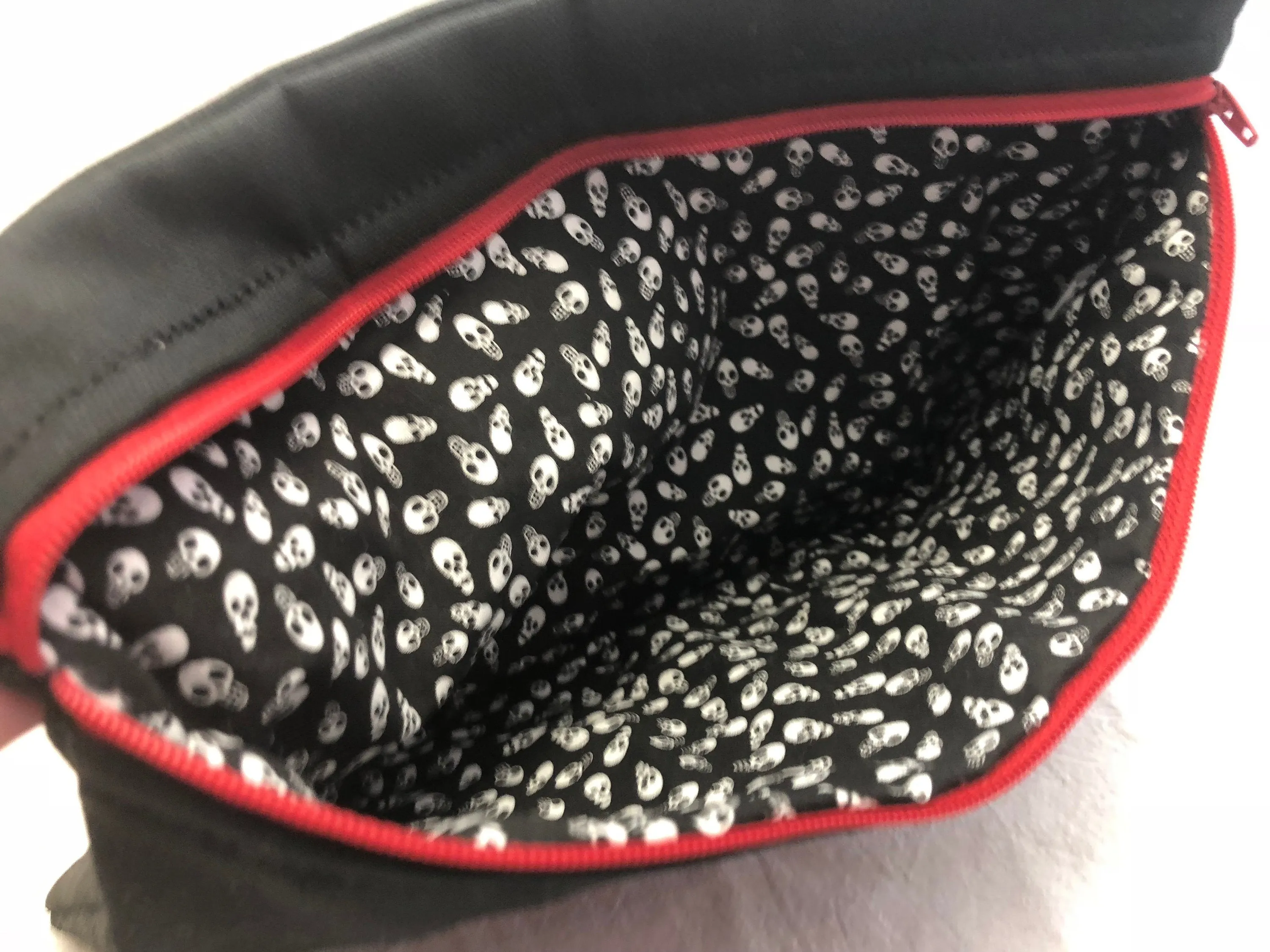 iPad or Tablet Embroidered "Poison" bag | stitchywoman.net