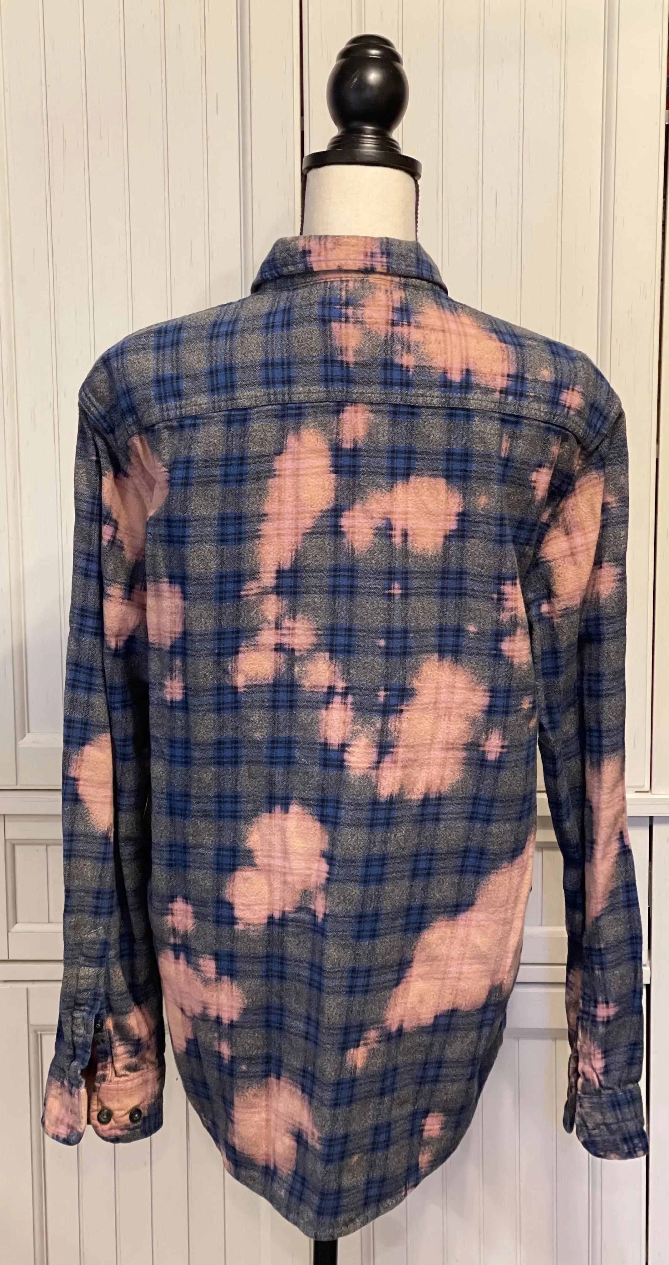 Jessica Distressed Flannel ~ Unisex Size Large