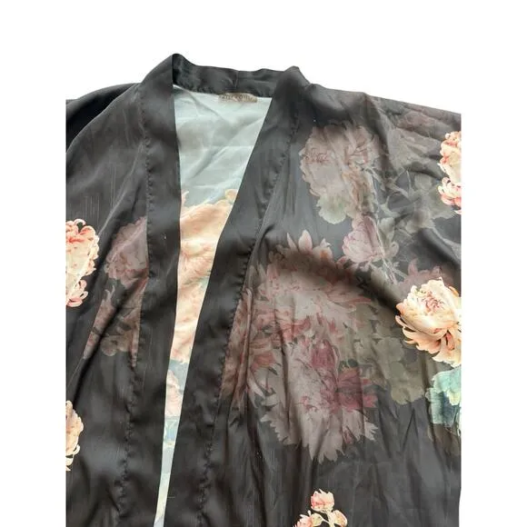 Kim   Ono Coral‎ Chrysanthemum Kimono Robe One Size Black Florals