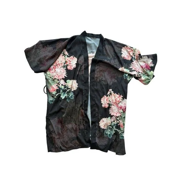 Kim   Ono Coral‎ Chrysanthemum Kimono Robe One Size Black Florals