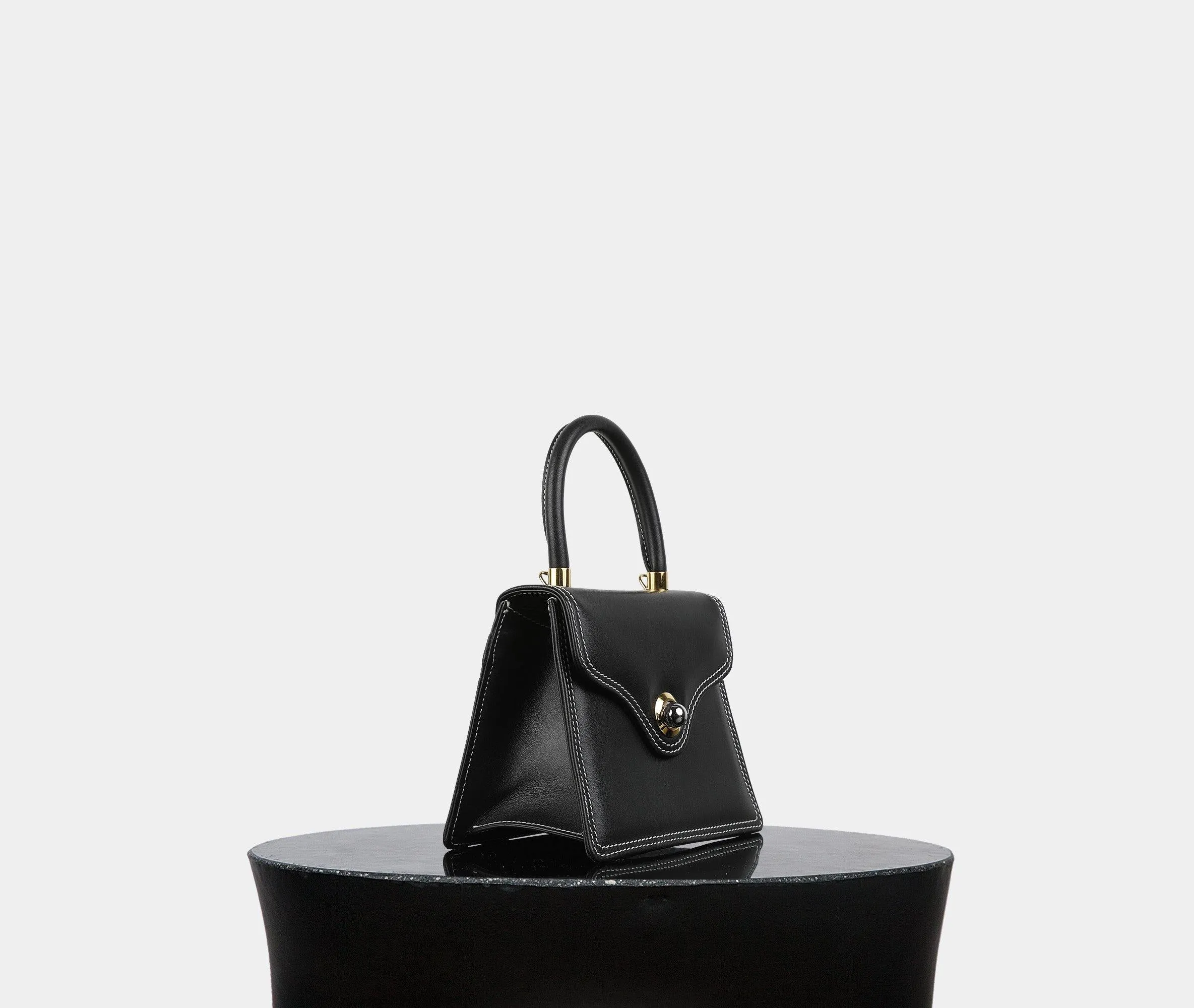 Lady 15 - Black