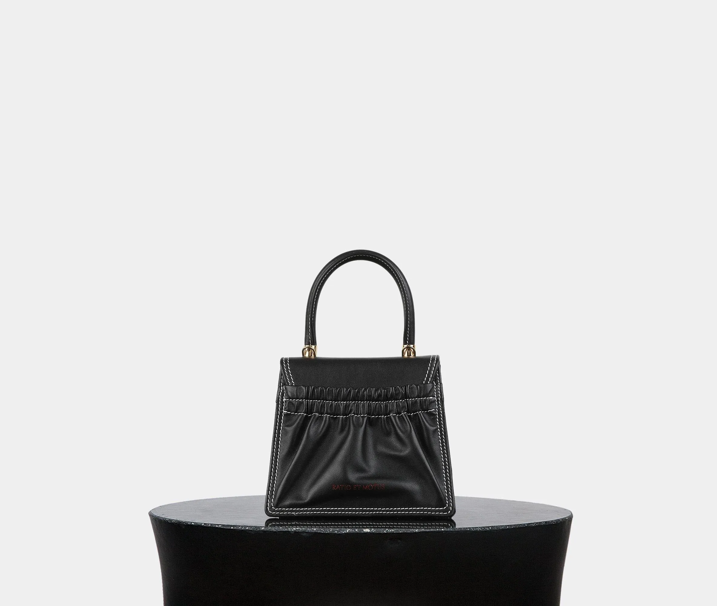 Lady 15 - Black