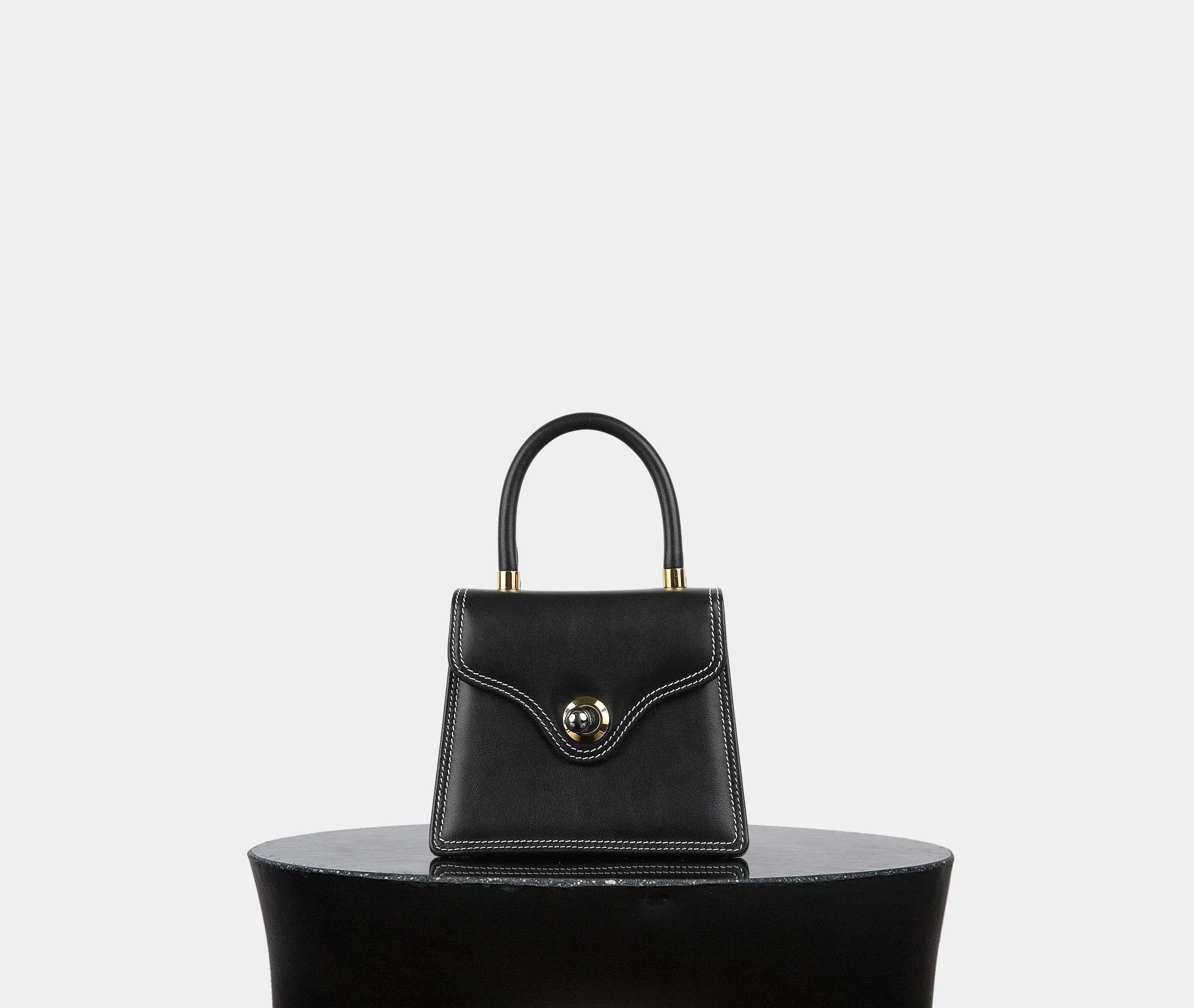 Lady 15 - Black