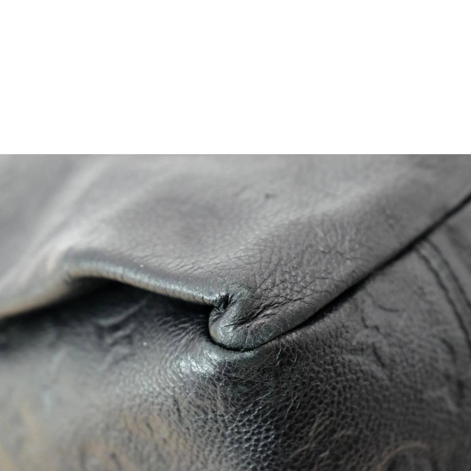 LOUIS VUITTON Artsy MM Empreinte Leather Shoulder Bag Black