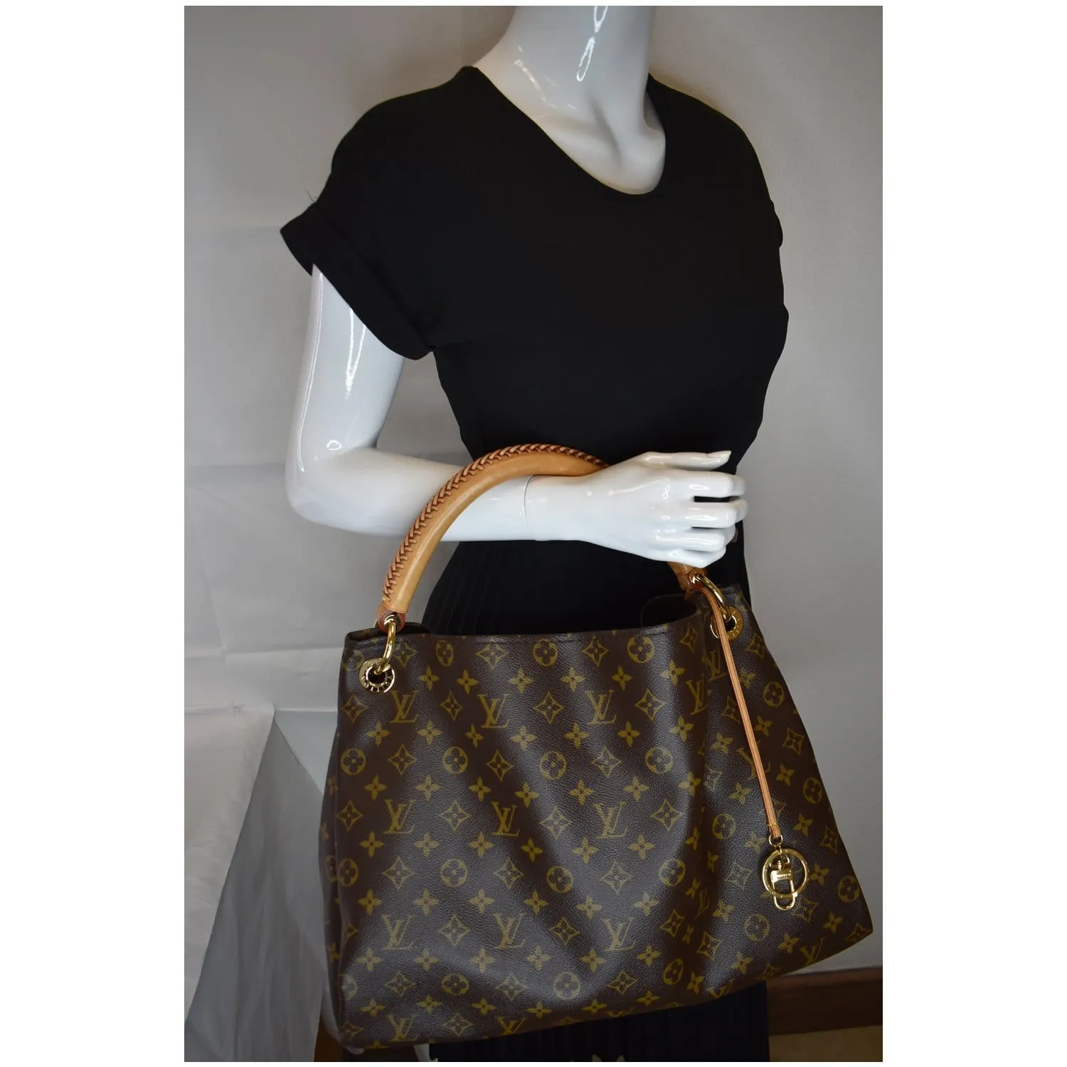 LOUIS VUITTON Artsy MM Monogram Canvas Shoulder Bag Brown