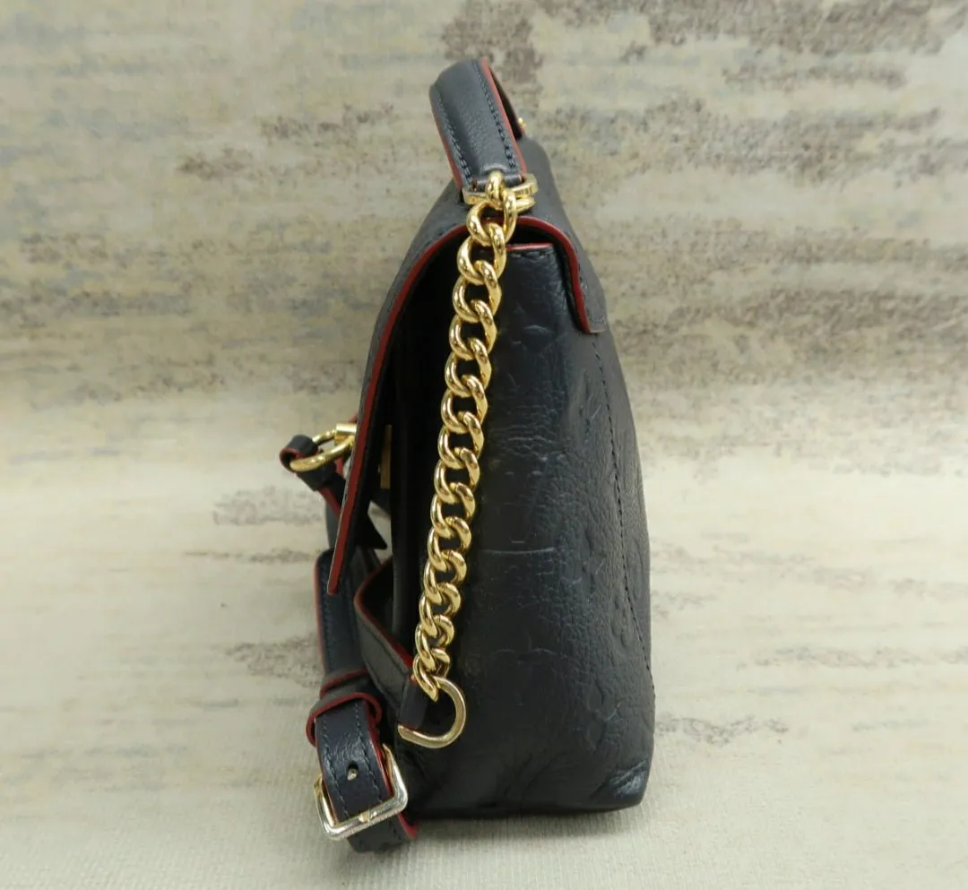 Louis Vuitton Blanche Navy Monogram Leather Shoulder bag