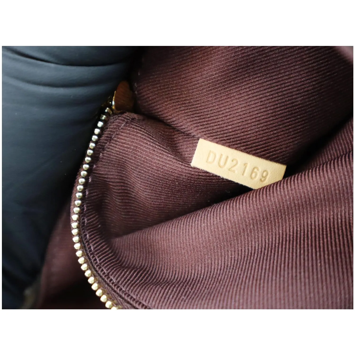 LOUIS VUITTON Cluny MM Monogram Canvas Shoulder Bag Brown