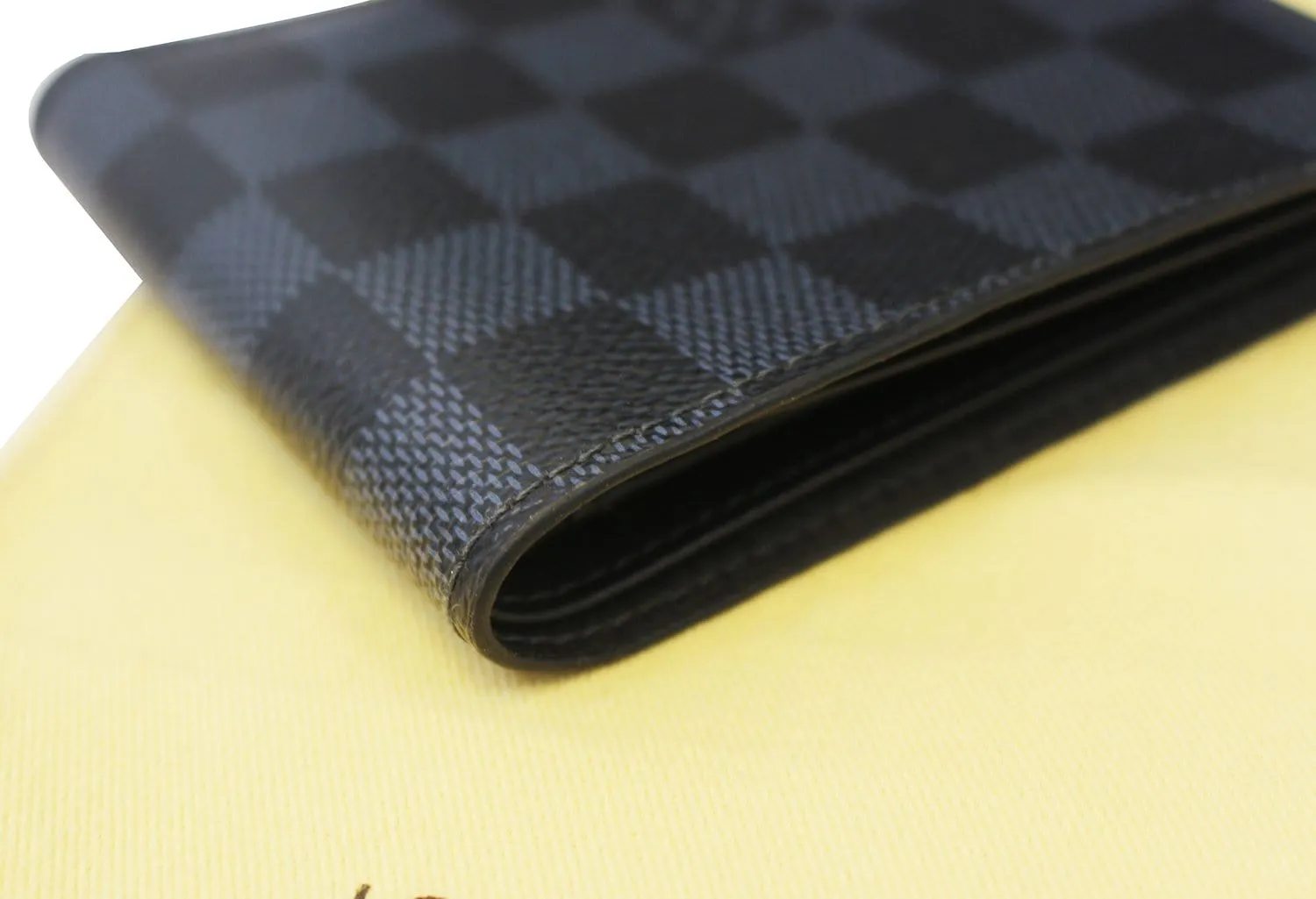 LOUIS VUITTON Damier Graphite Multiple Wallet