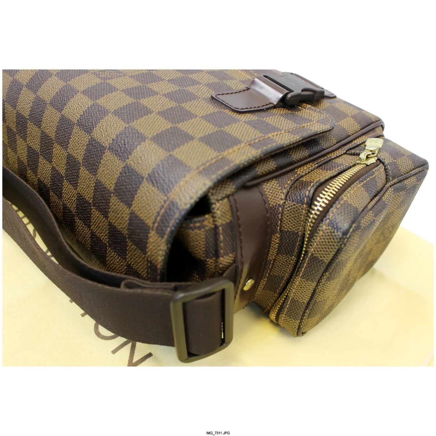 LOUIS VUITTON Melville Reporter Damier Ebene Shoulder Crossbody Bag