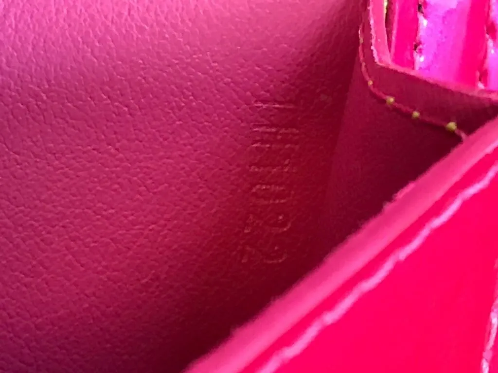 LOUIS VUITTON Monogram Vernis Mott Fuchsia Pink Shoulder Bag