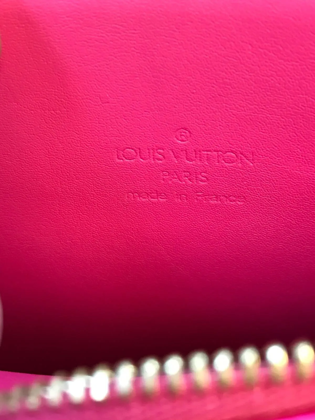 LOUIS VUITTON Monogram Vernis Mott Fuchsia Pink Shoulder Bag